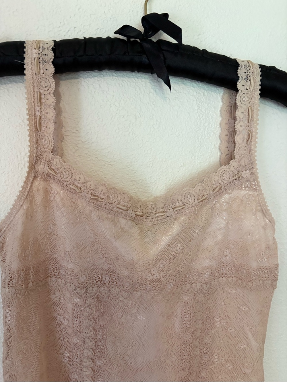 Express Lace Trim Camisole in Beige - Picture 5 of 8